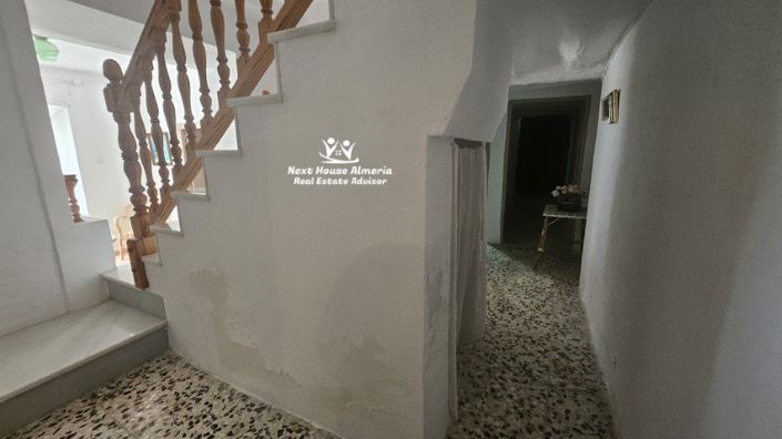 Image No.25-5 Bed Townhouse for sale