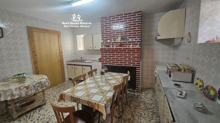 Image No.36-5 Bed Townhouse for sale