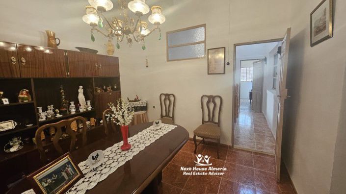 Image No.40-5 Bed Townhouse for sale