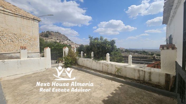 Image No.5-5 Bed Townhouse for sale