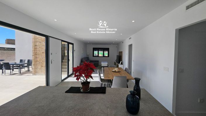 Image No.10-3 Bed Villa for sale