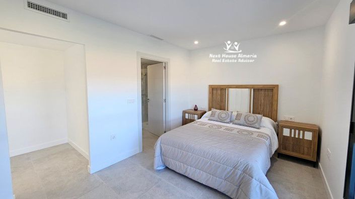 Image No.22-3 Bed Villa for sale