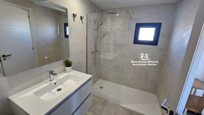 Image No.26-3 Bed Villa for sale