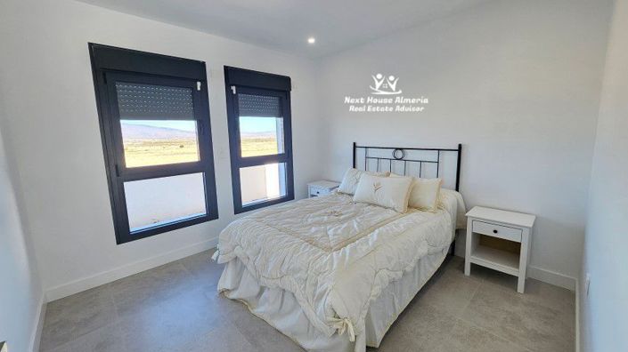 Image No.35-3 Bed Villa for sale