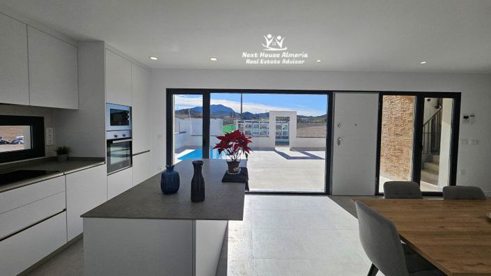 Image No.37-3 Bed Villa for sale