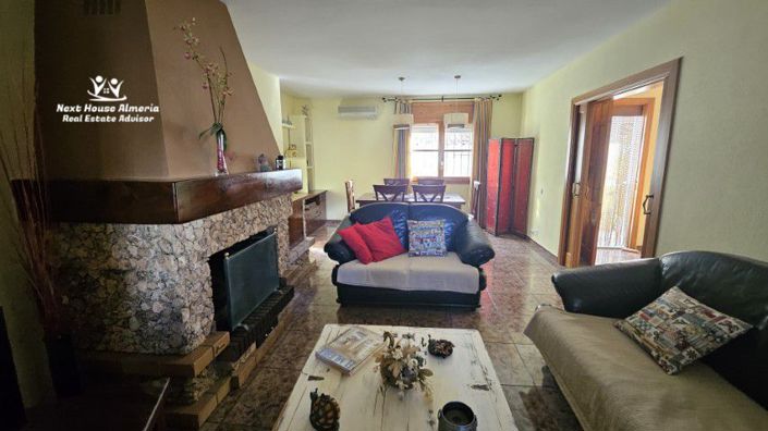 Image No.14-3 Bed Townhouse for sale