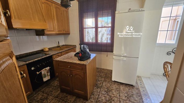 Image No.20-3 Bed Townhouse for sale