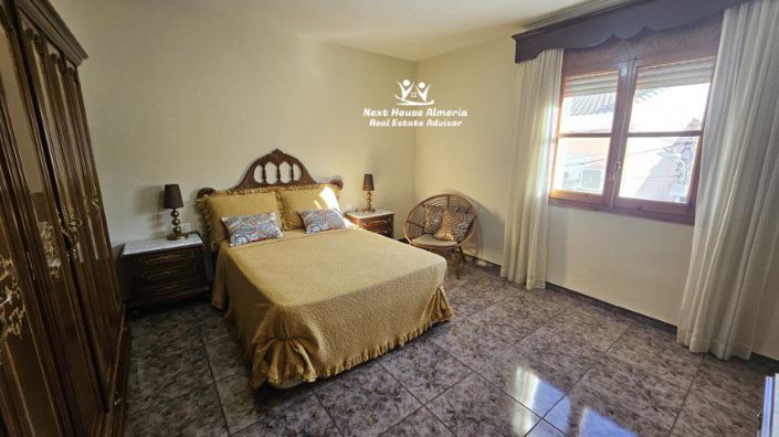 Image No.31-3 Bed Townhouse for sale