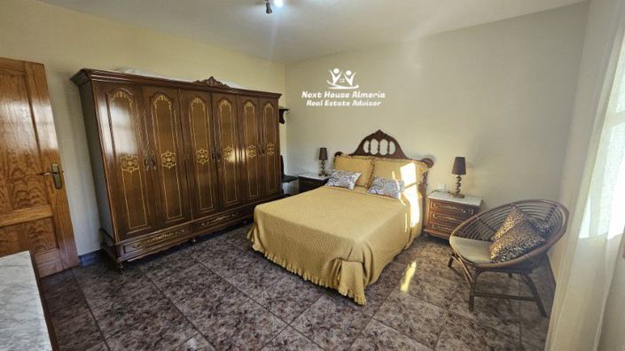 Image No.32-3 Bed Townhouse for sale