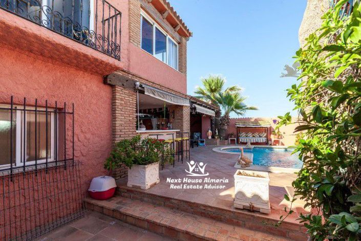 Image No.1-4 Bed Country House for sale