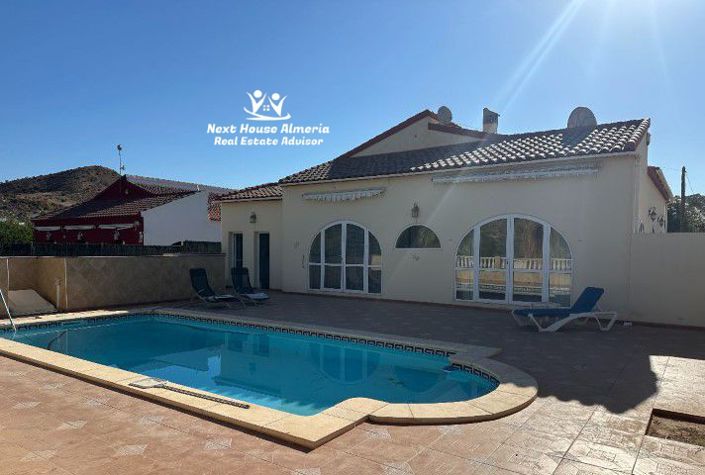 Image No.1-4 Bed Villa for sale