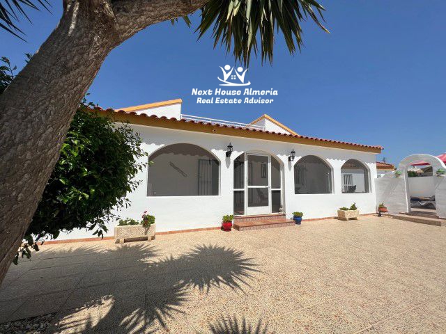 Image No.1-4 Bed Villa for sale