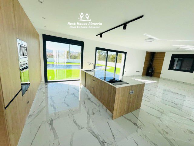 Image No.11-3 Bed Villa for sale