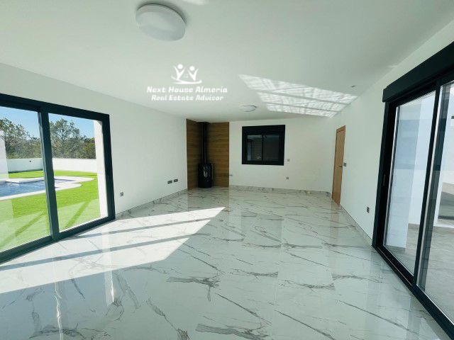 Image No.12-3 Bed Villa for sale