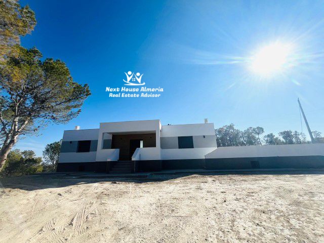 Image No.25-3 Bed Villa for sale