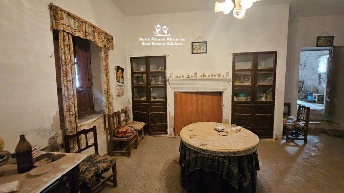 Image No.22-9 Bed Townhouse for sale