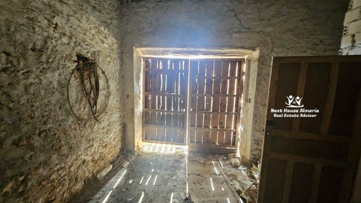 Image No.33-9 Bed Townhouse for sale