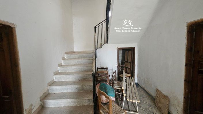 Image No.36-9 Bed Townhouse for sale