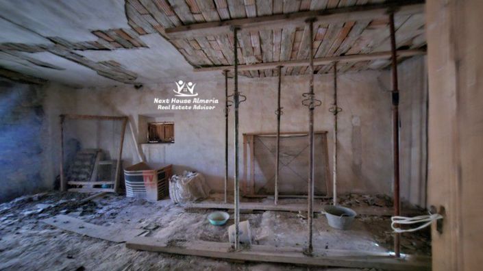 Image No.49-9 Bed Townhouse for sale