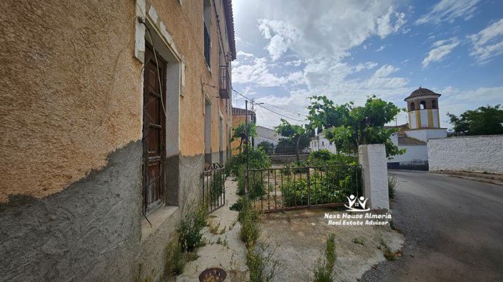 Image No.6-9 Bed Townhouse for sale