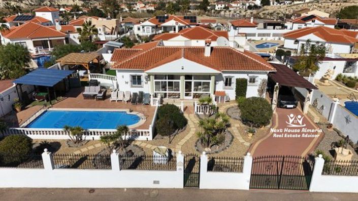 Image No.1-4 Bed Villa for sale