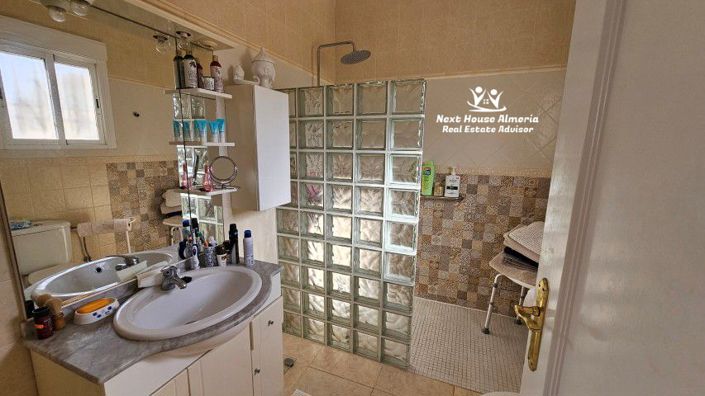 Image No.24-4 Bed Villa for sale