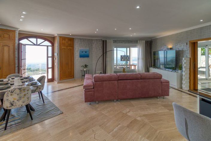 Image No.28-7 Bed Villa for sale