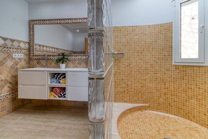 Image No.39-7 Bed Villa for sale