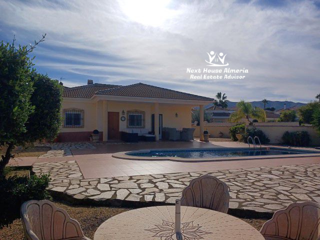 Image No.1-3 Bed Villa for sale