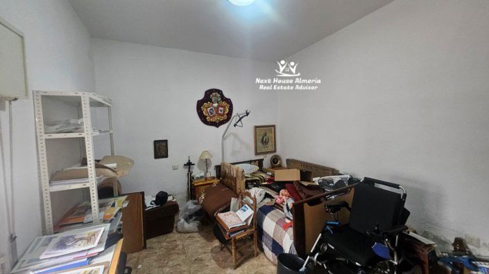 Image No.28-4 Bed Townhouse for sale