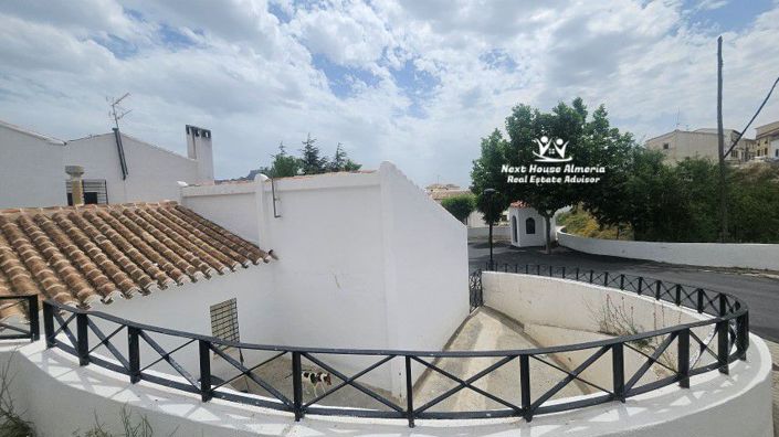 Image No.3-4 Bed Townhouse for sale