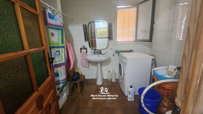 Image No.33-4 Bed Townhouse for sale