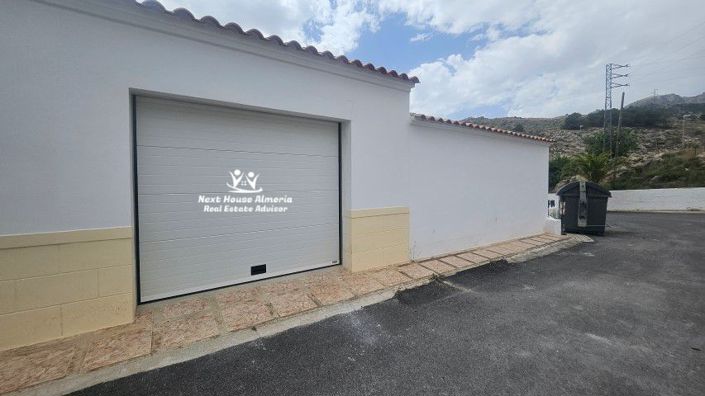 Image No.9-4 Bed Townhouse for sale