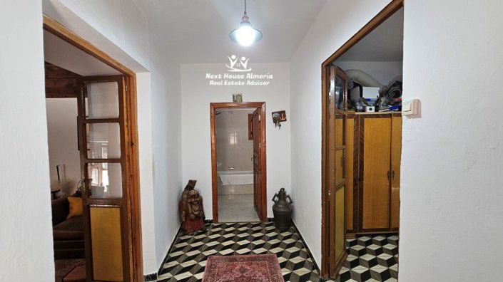 Image No.11-5 Bed Townhouse for sale