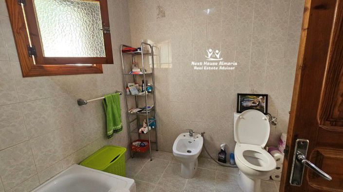 Image No.13-5 Bed Townhouse for sale