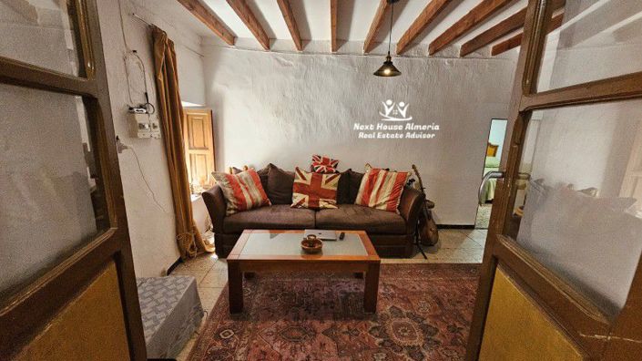 Image No.16-5 Bed Townhouse for sale