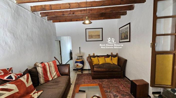 Image No.18-5 Bed Townhouse for sale