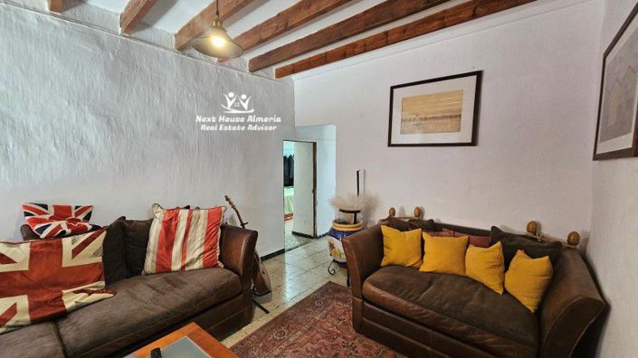 Image No.19-5 Bed Townhouse for sale