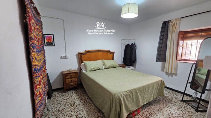 Image No.23-5 Bed Townhouse for sale