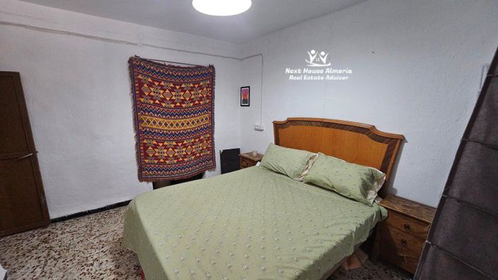 Image No.24-5 Bed Townhouse for sale