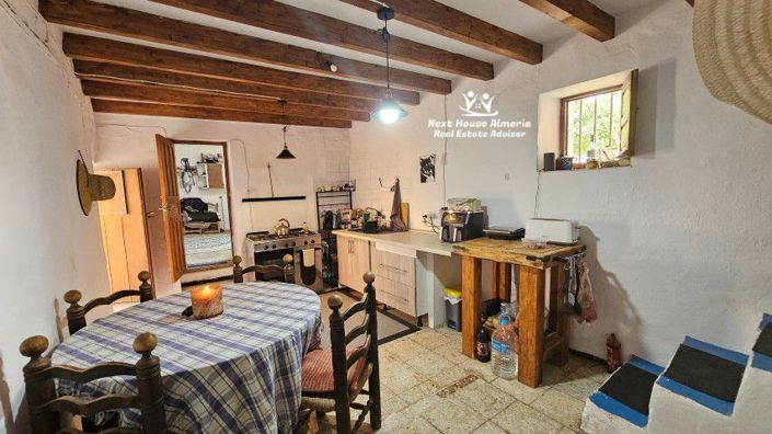 Image No.27-5 Bed Townhouse for sale