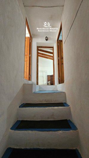 Image No.30-5 Bed Townhouse for sale