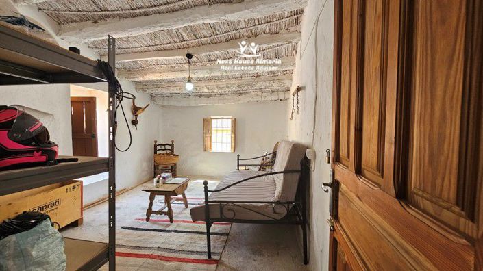 Image No.40-5 Bed Townhouse for sale