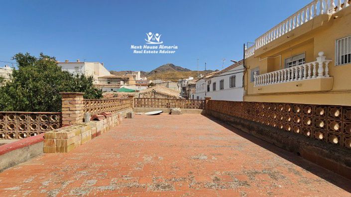 Image No.44-5 Bed Townhouse for sale