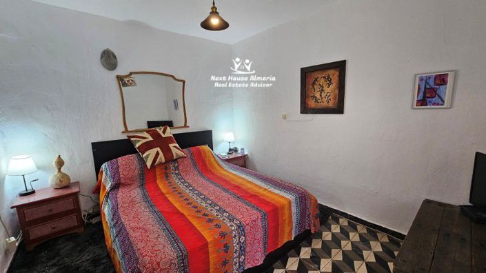 Image No.6-5 Bed Townhouse for sale