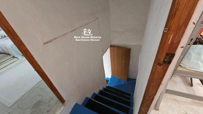 Image No.51-5 Bed Townhouse for sale