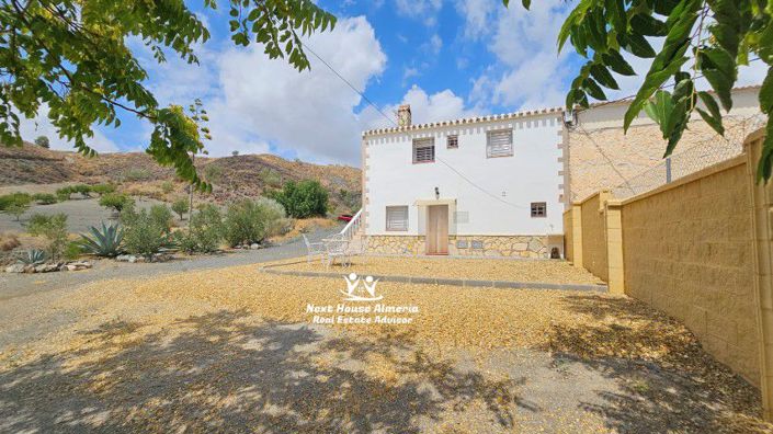 Image No.1-4 Bed Country House for sale