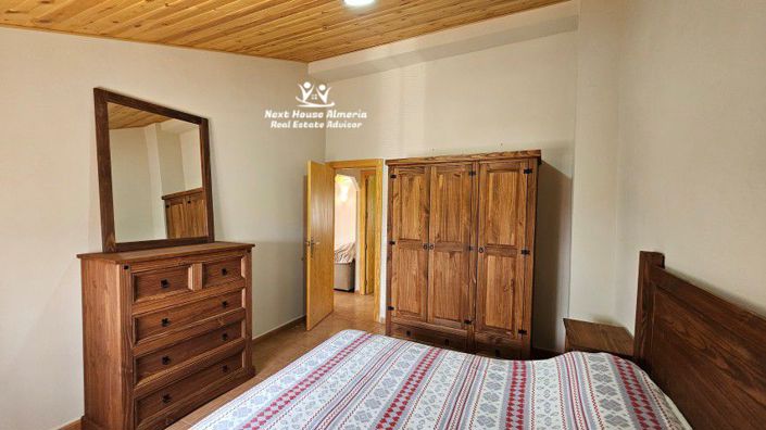 Image No.43-4 Bed Country House for sale