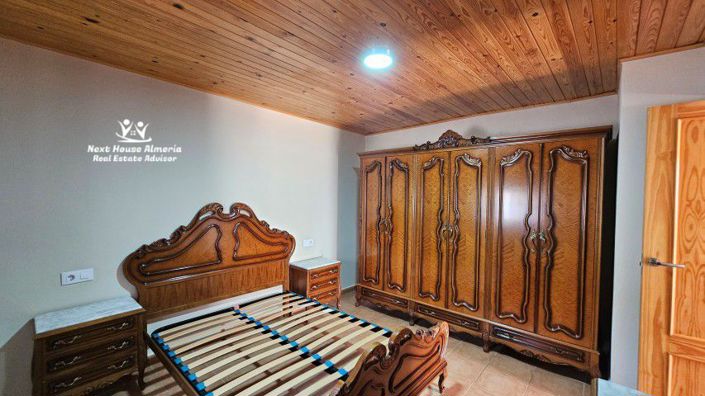 Image No.9-4 Bed Country House for sale