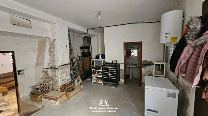 Image No.18-4 Bed Townhouse for sale